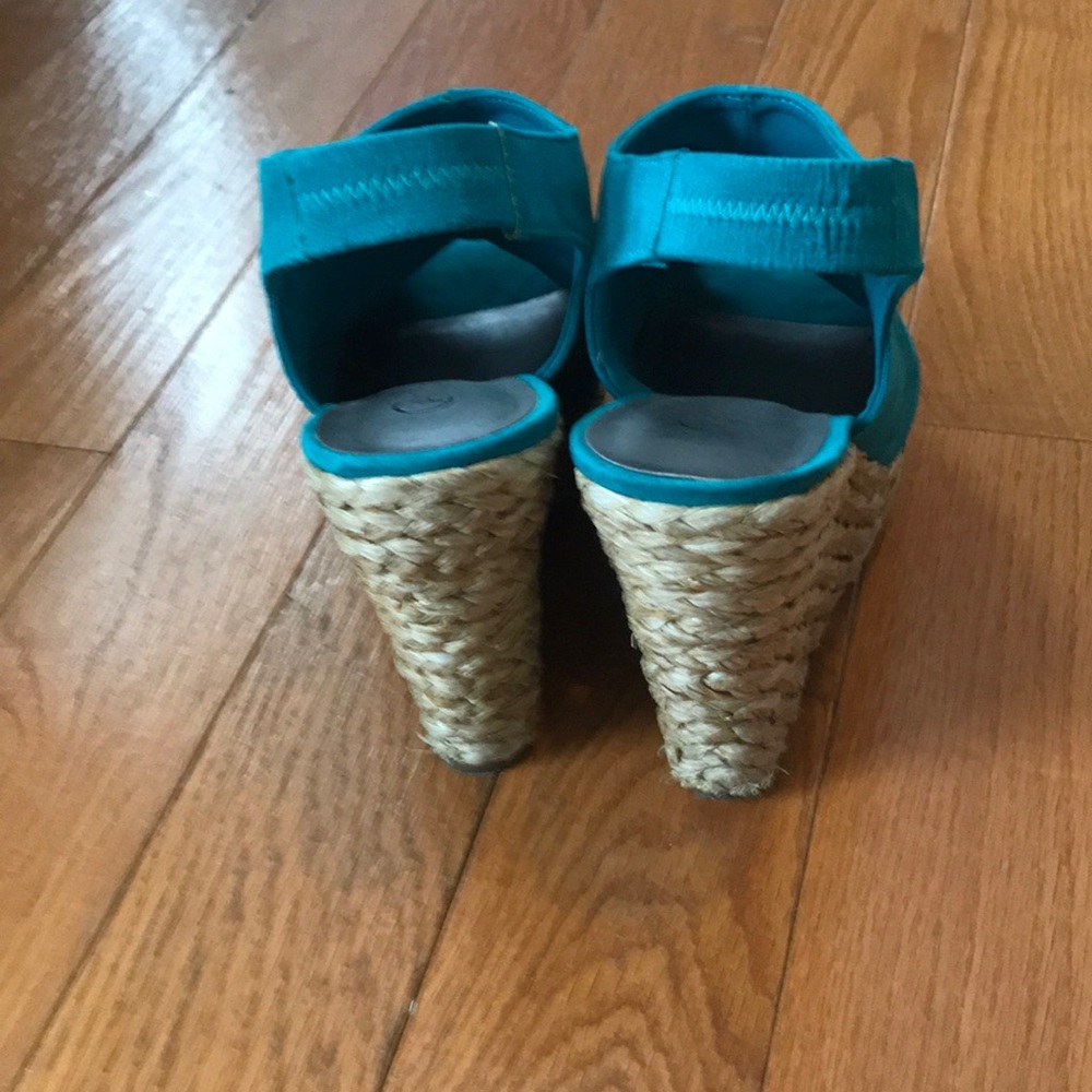 Gorgeous sling backs - Picture 3 of 4